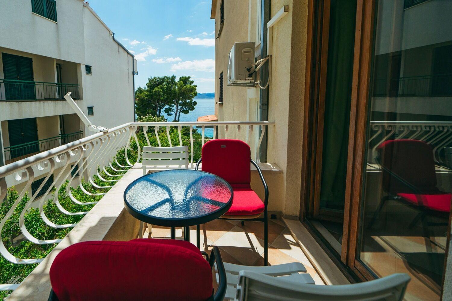 Apartments Lovre - Close To The Sea Brela Buitenkant foto