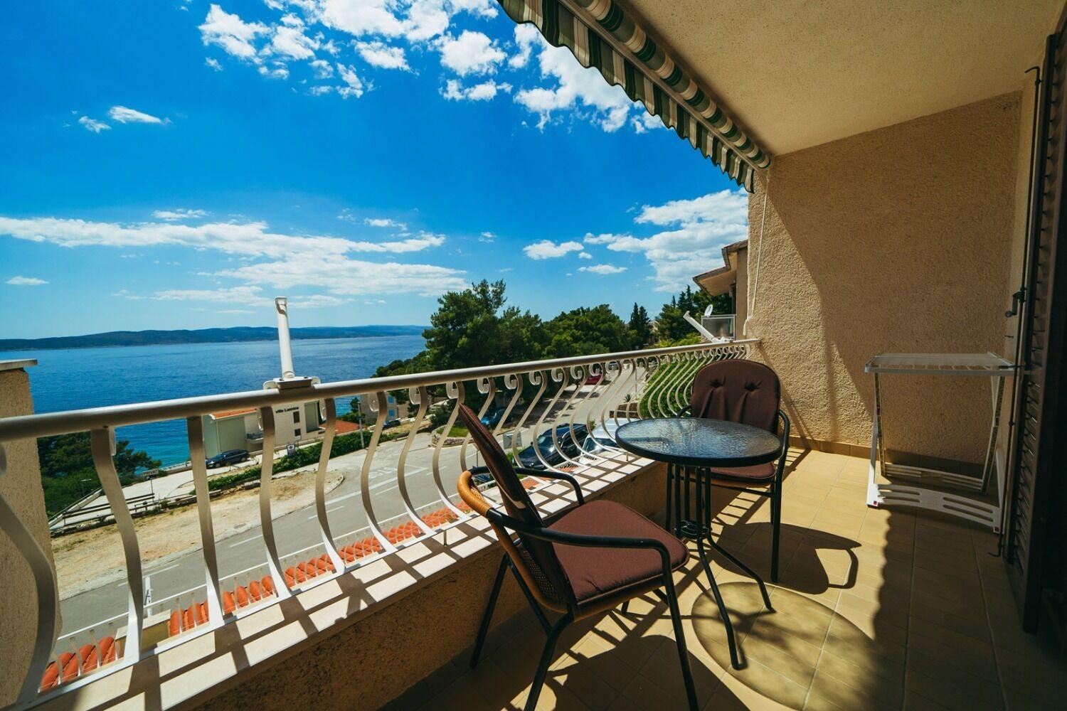 Apartments Lovre - Close To The Sea Brela Buitenkant foto